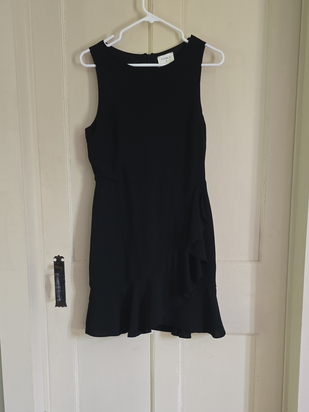Everly,Black Sleeveless Ruffle-Hem Mini Dress